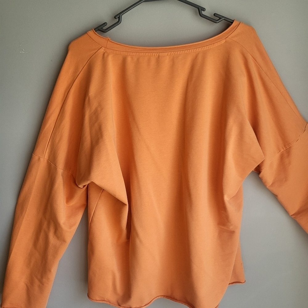 Orange "Peace Love" lightweight rolled edge sweatshirt - Picture 2 of 5